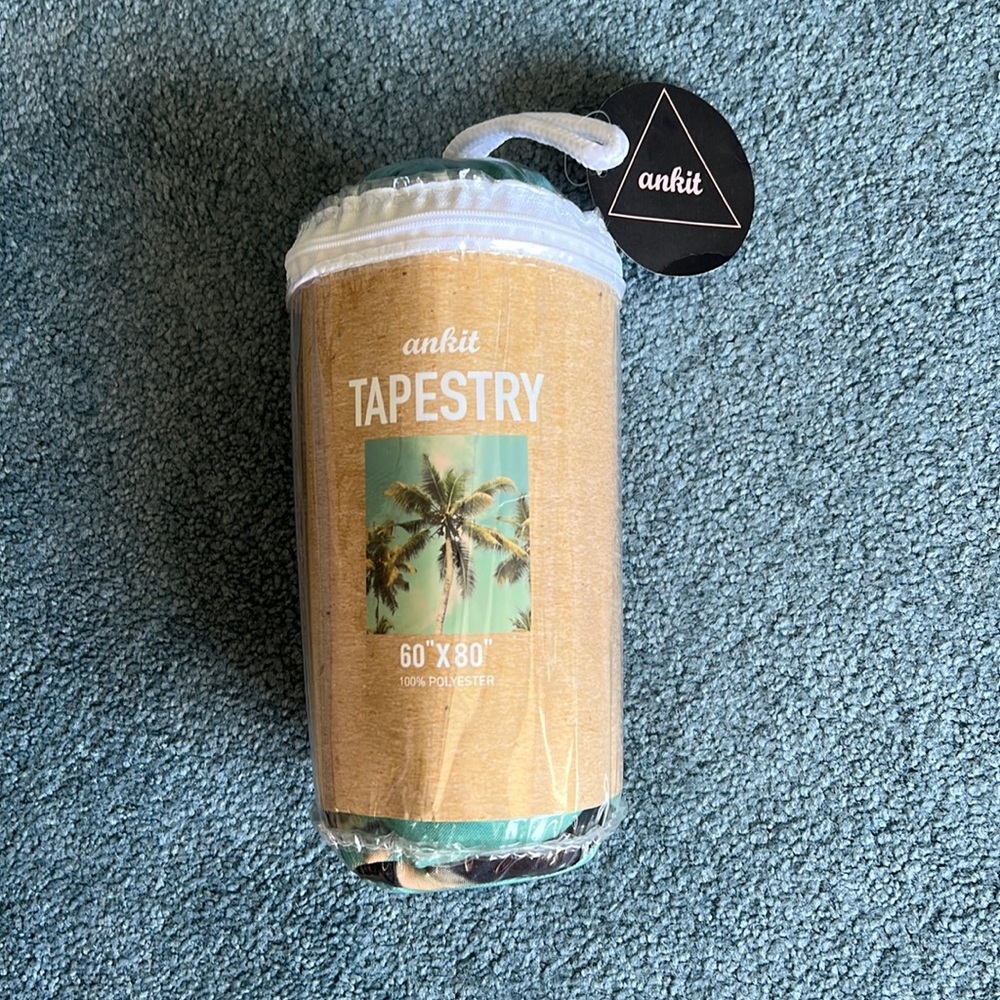 NWT Tilly’s Palm Tree Tapestry